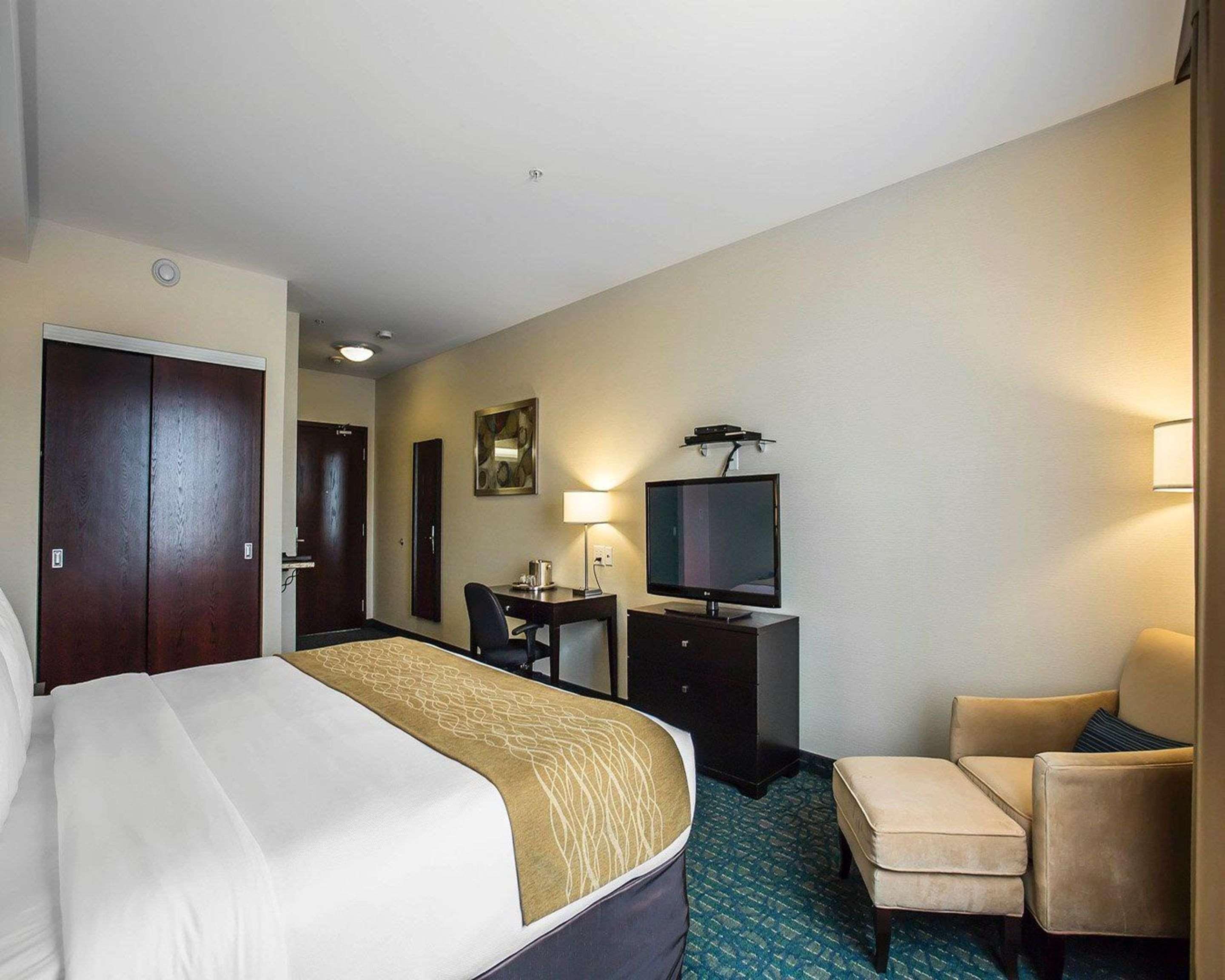 Comfort Hotel Bayer'S Lake Timberlea Esterno foto