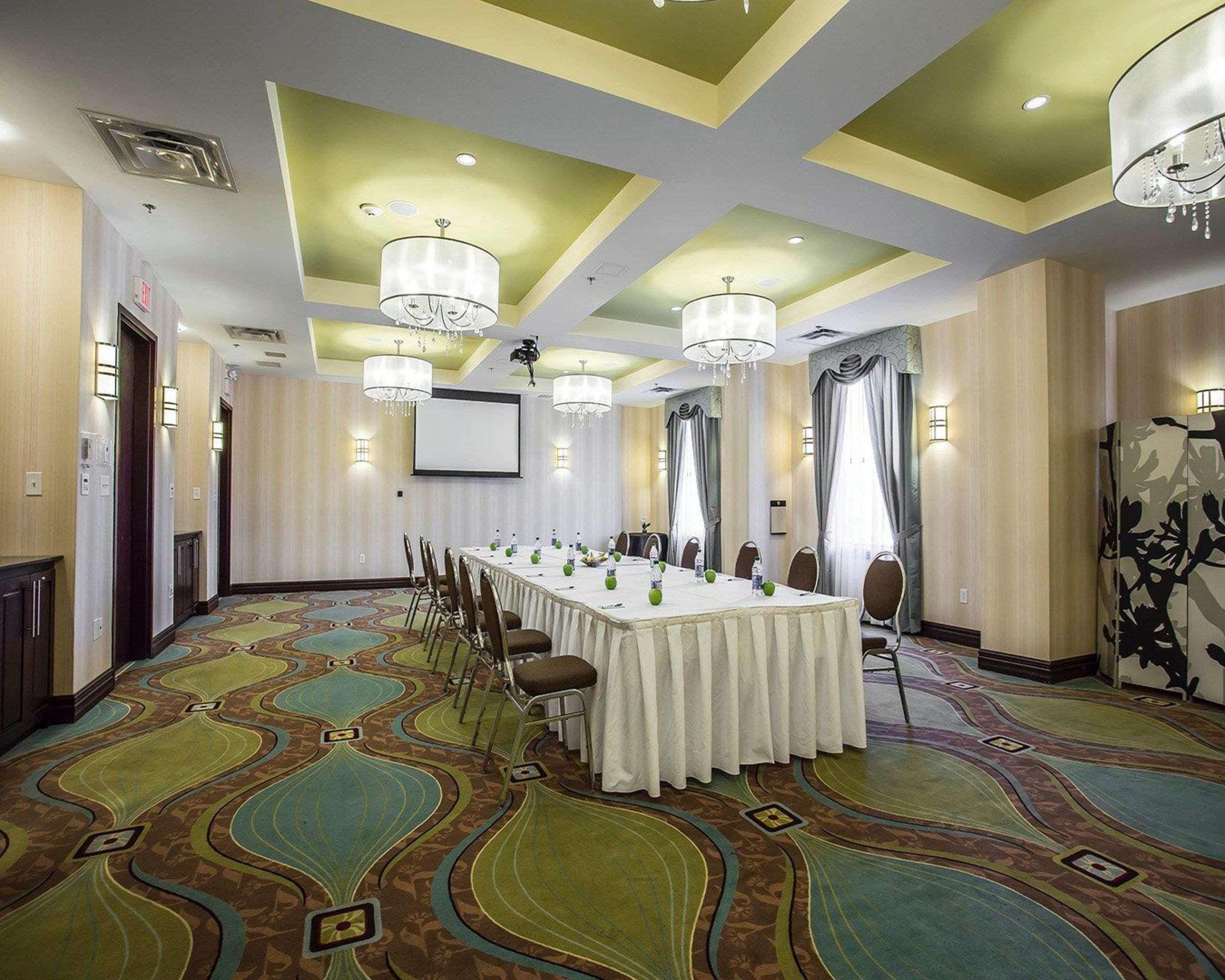 Comfort Hotel Bayer'S Lake Timberlea Esterno foto