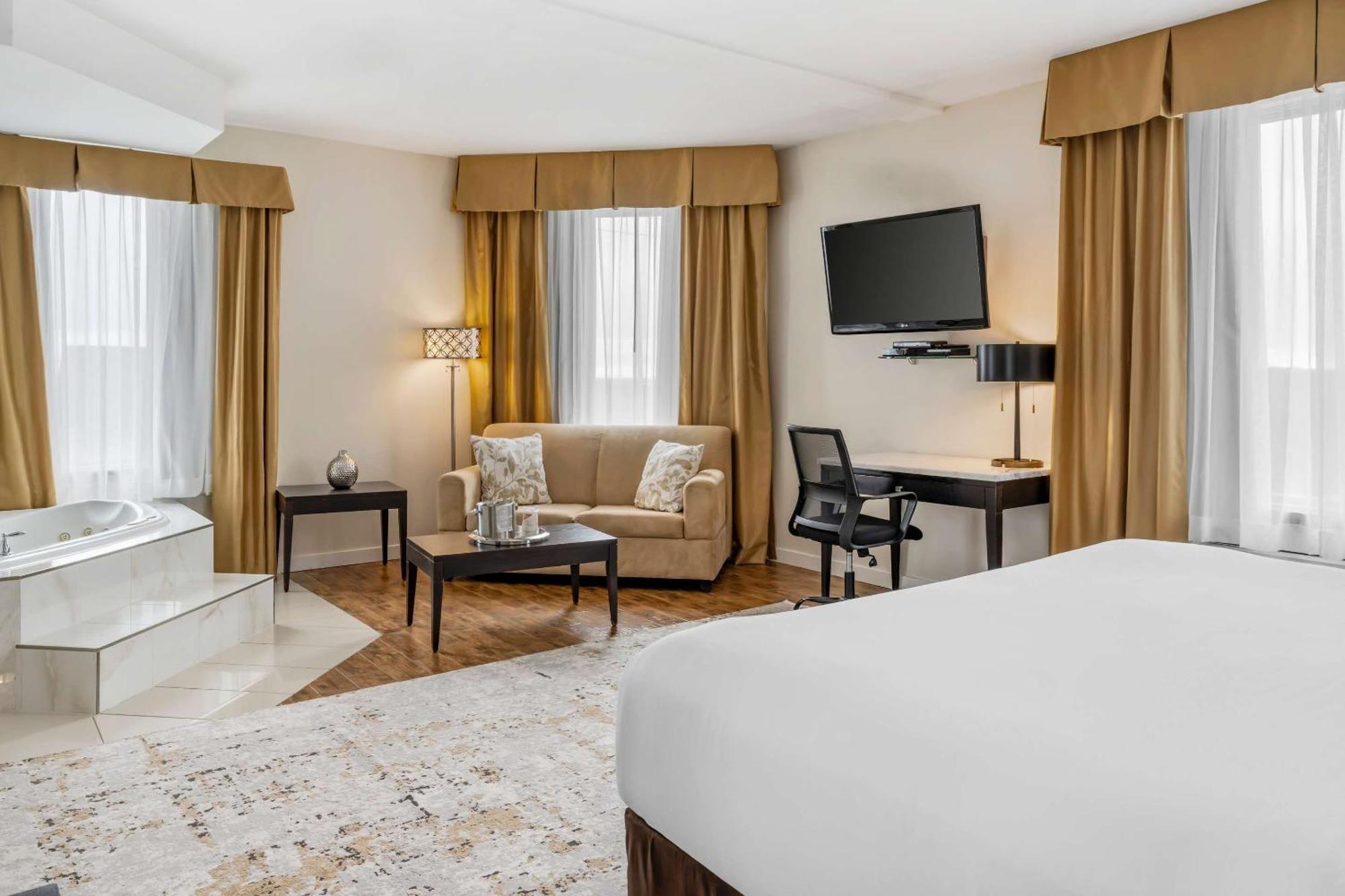 Comfort Hotel Bayer'S Lake Timberlea Esterno foto