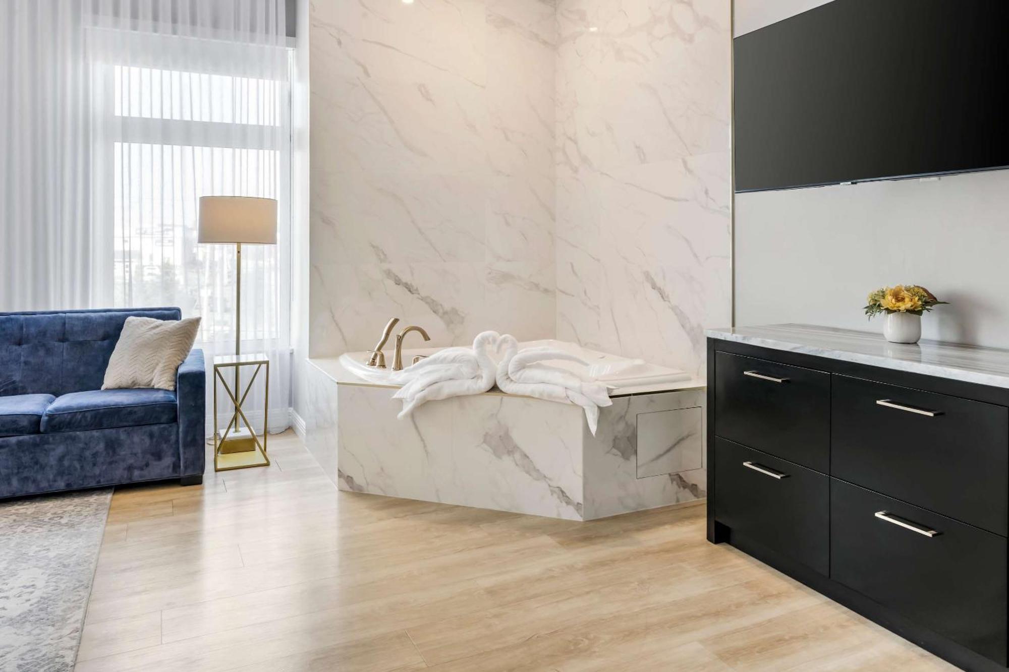 Comfort Hotel Bayer'S Lake Timberlea Esterno foto
