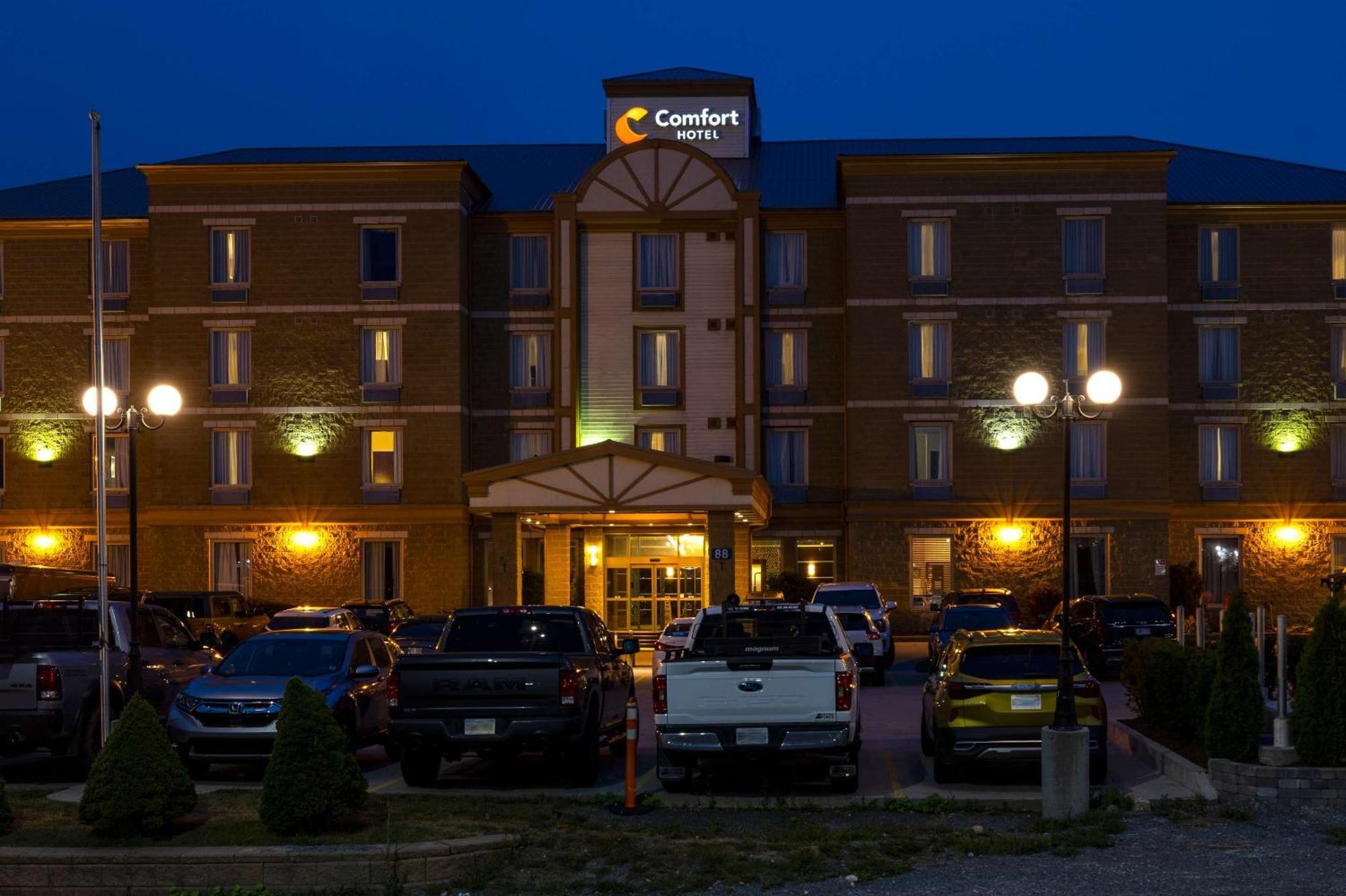 Comfort Hotel Bayer'S Lake Timberlea Esterno foto