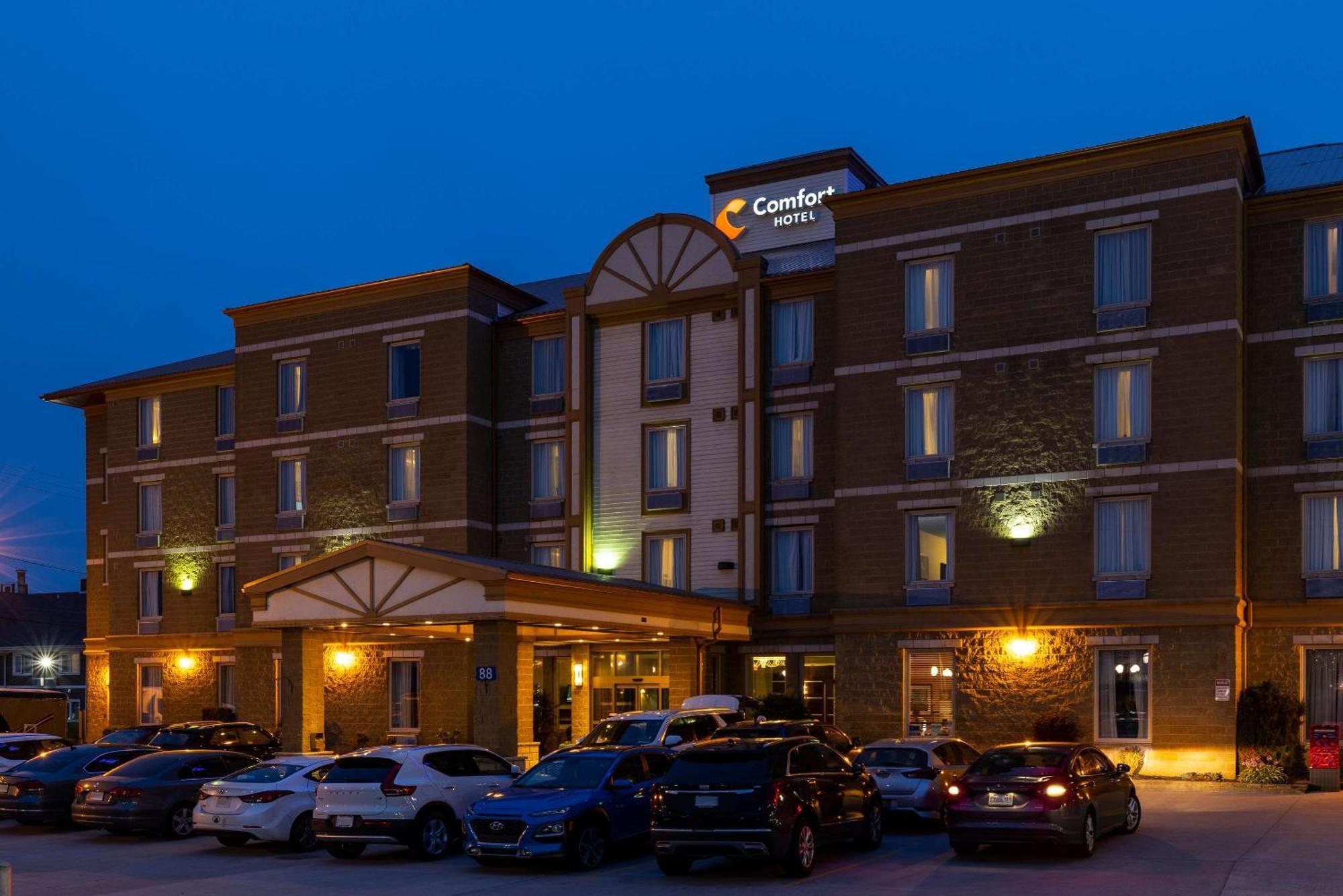 Comfort Hotel Bayer'S Lake Timberlea Esterno foto